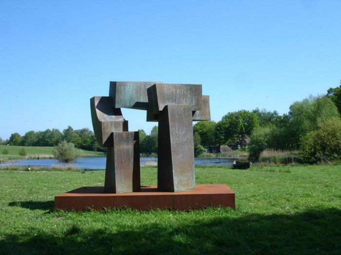 Tor, Bronze auf Cortenstahl 2004, H 3m