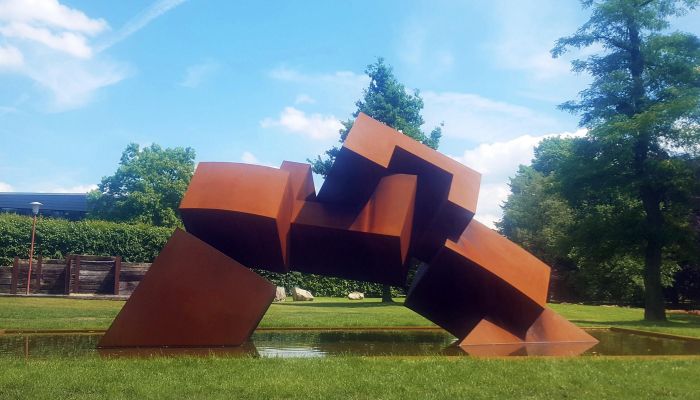 Helping hands -Homage a Humanity, Corten 2017, H 3,5m, Nordart Major Prize 2017/2018